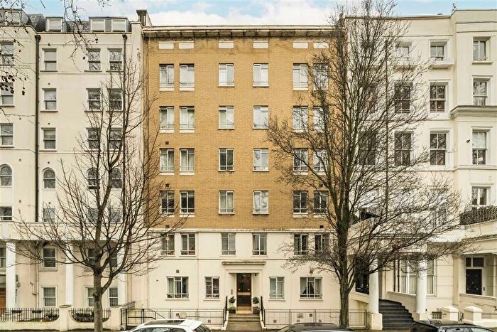 2 Bedroom Flat For Sale In Leinster Gardens, Hyde Park, W2