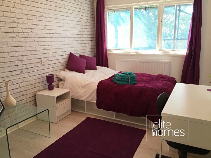 3 Bedroom Flat To Rent In Hamilton Close, London, N17