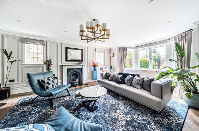 5 Bedroom Detached House To Rent In Woking, Surrey, GU22