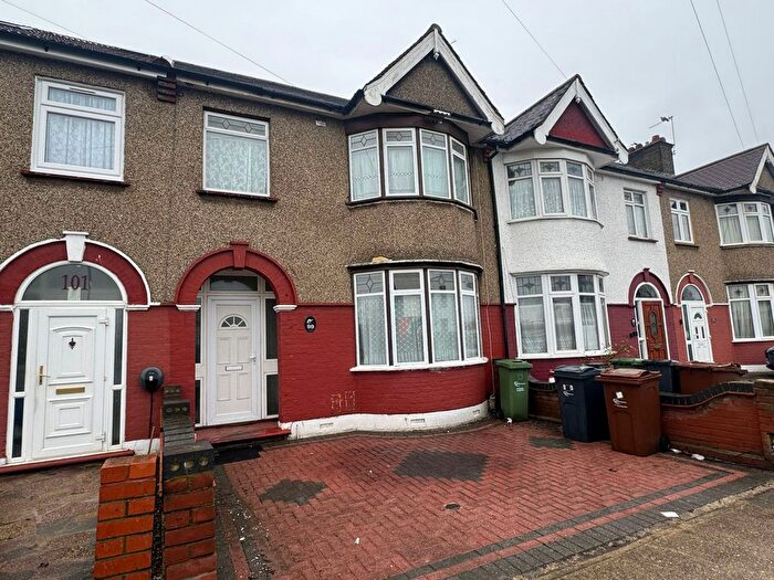 4 Bedroom Terraced House To Rent In Barking, IG11
