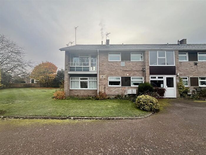 2 Bedroom Flat To Rent In De Freville Road, Great Shelford, Cambridge, CB22