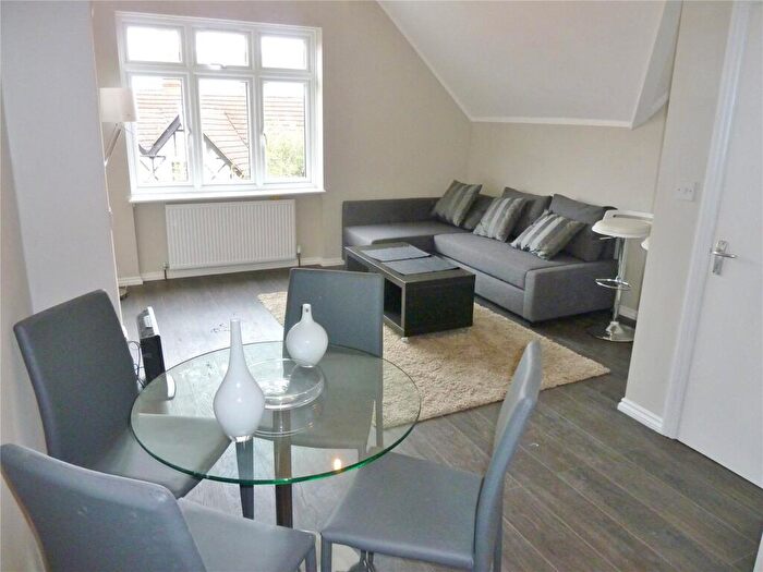 1 Bedroom Apartment To Rent In Heathfield Park, Willesden Green, NW2