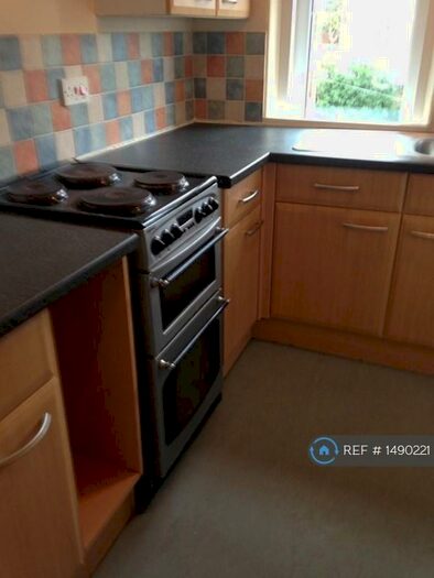 1 Bedroom Flat To Rent In Coed Pella Road, Colwyn Bay, LL29