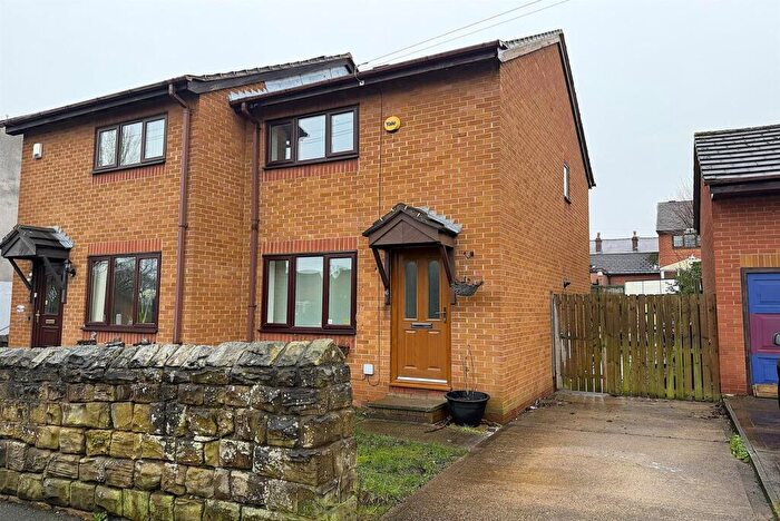 2 Bedroom House To Rent In Greengate Road, Sheffield, S13