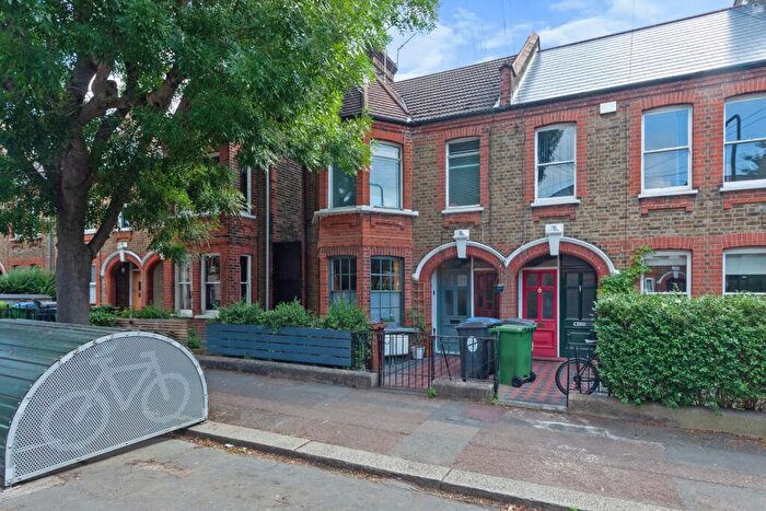 2 Bedroom Flat To Rent In Fleeming Road, London, E17