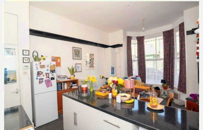 1 Bedroom Flat To Rent In Albany Street, HU3