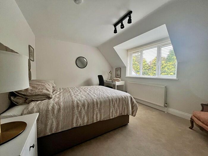 1 Bedroom Detached House To Rent In Longmoor Road, Liphook, GU30