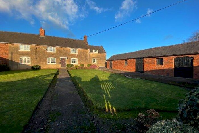 5 Bedroom Farmhouse To Rent In Lynn Lane, Lichfield WS14