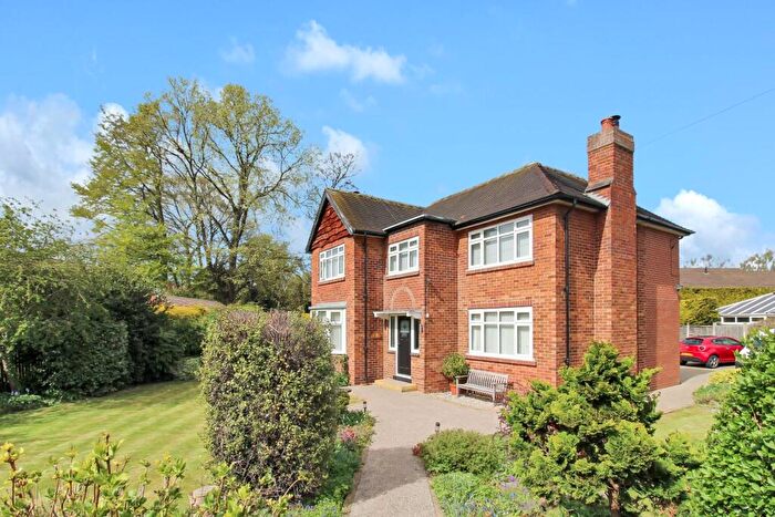 4 Bedroom Detached House For Sale In Harewood Road, Ripon, HG4