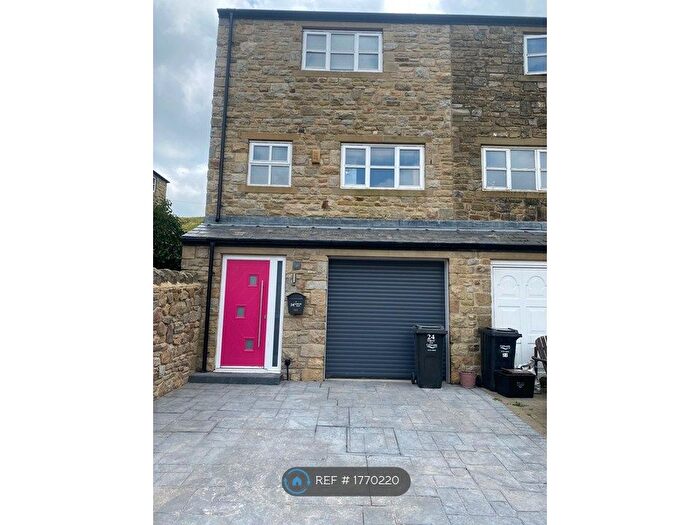 3 Bedroom Semi-Detached House To Rent In Jubilee Way, Todmorden, OL14