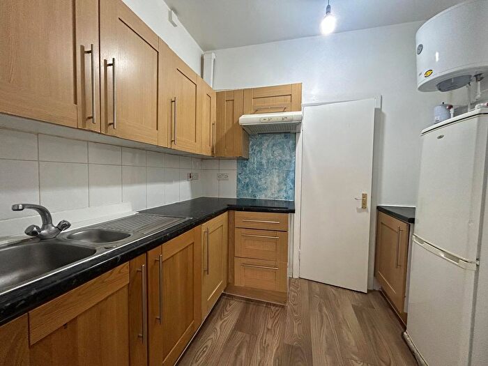 1 Bedroom Flat To Rent In King Street, UB2