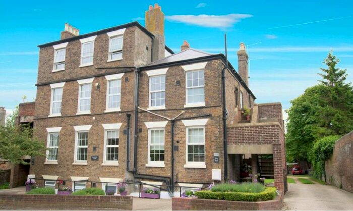 1 Bedroom Apartment To Rent In Dover Road, Walmer, CT14