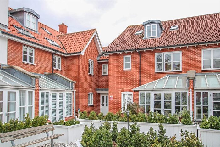 2 Bedroom Flat For Sale In Hart Street, Brentwood, CM14