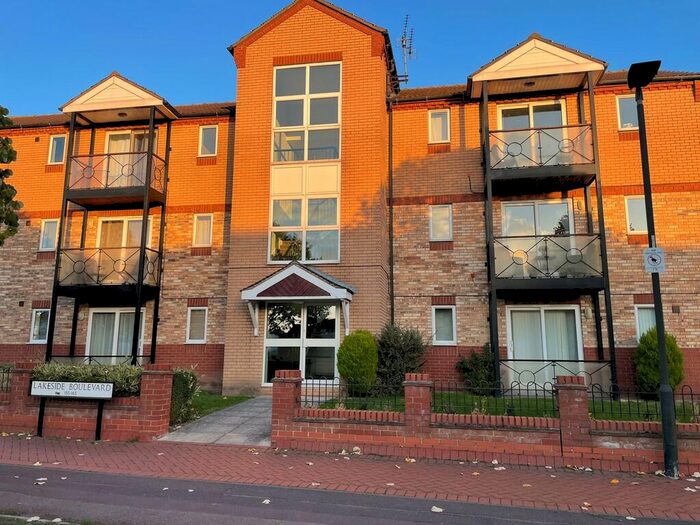 2 Bedroom Apartment To Rent In Lakeside Boulevard, Lakeside, DN4