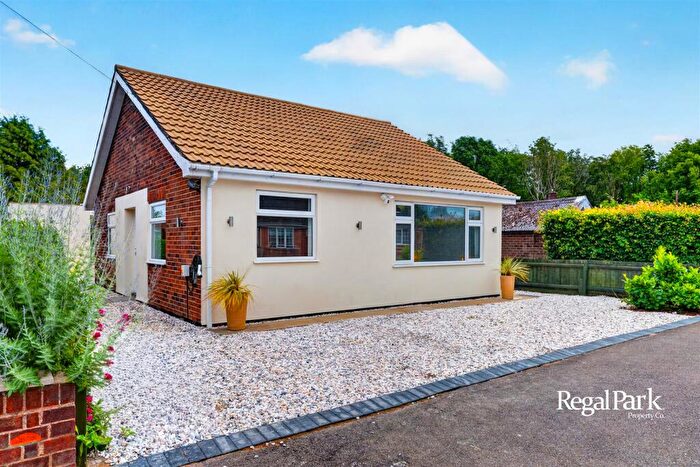 2 Bedroom Detached Bungalow For Sale In Woodland Lea, Helpston, Peterborough, PE6