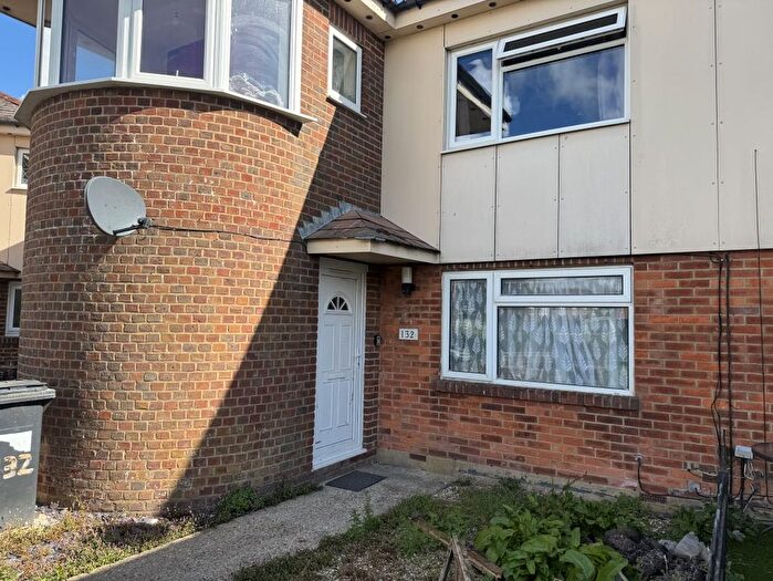 2 Bedroom Flat For Sale In Ripon Road, Bournemouth, BH9