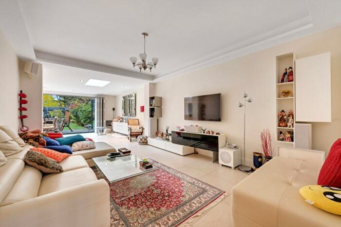 5 Bedroom Semi Detached House For Sale In The Ridgeway, London, NW11