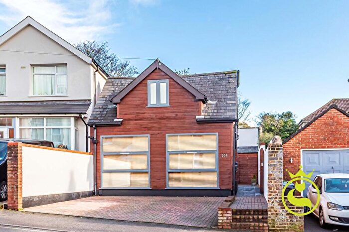 3 Bedroom Detached House For Sale In Richmond Road, Poole, BH14