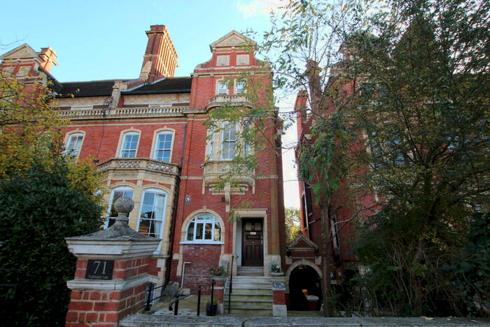 2 Bedroom Flat To Rent In Nightingale Lane (), Balham, SW12