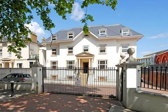 2 Bedroom Flat To Rent In High Street, Hornsey, N8