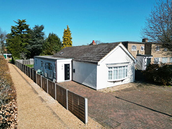 3 Bedroom Detached Bungalow For Sale In Eagle Farm Road, Biggleswade, SG18