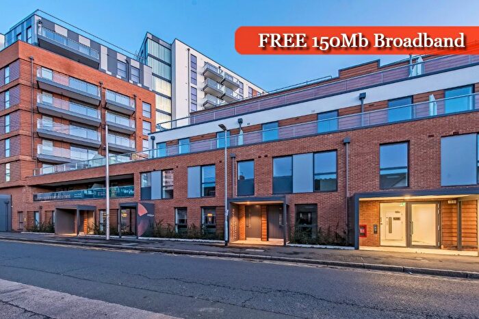 3 Bedroom Flat To Rent In Stylus Place, Hayes, UB3