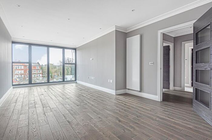 2 Bedroom Apartment For Sale In Virginia Water, Surrey, GU25