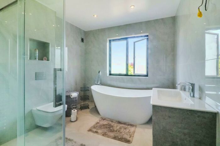 4 Bedroom Semi-Detached House To Rent In Hawthorne Avenue, Harrow, HA3