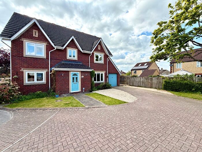 4 Bedroom Detached House For Sale In Sandy Ridge, Calne, SN11