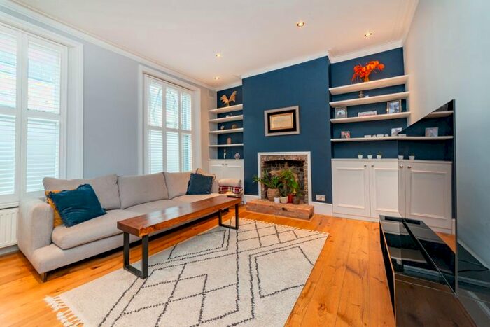 2 Bedroom Flat To Rent In Kilburn Park Road, London, NW6