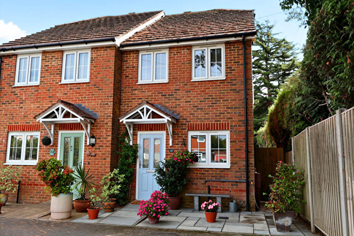 2 Bedroom Semi-Detached House For Sale In South Lane, Clanfield, PO8