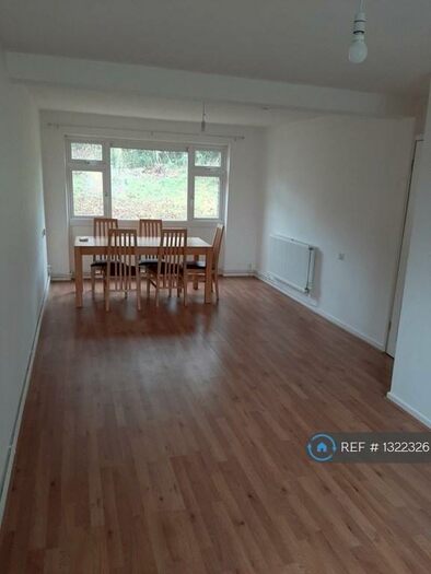 2 Bedroom Flat To Rent In New Bradwell, New Bradwell, Milton Keynes, MK13