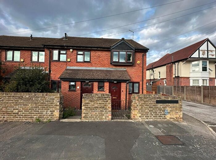 2 Bedroom Terraced House To Rent In Slough, Berkshire, SL1