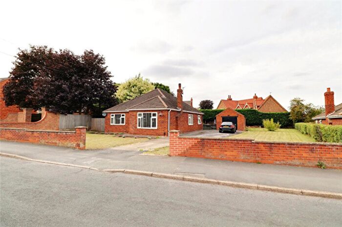 3 Bedroom Bungalow For Sale In South View, Broughton, Lincolnshire, DN20