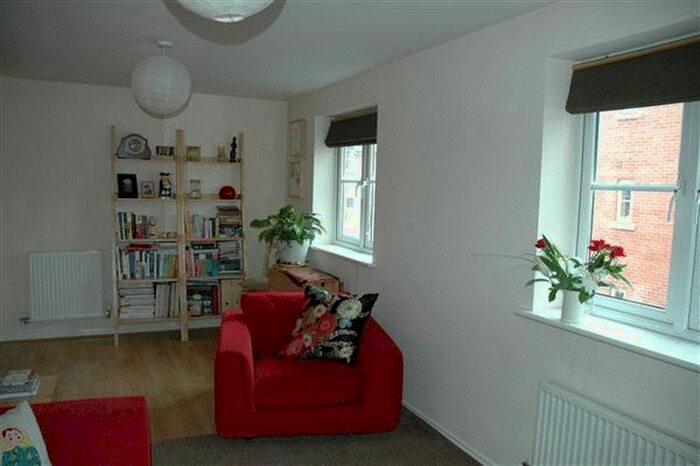 1 Bedroom Flat To Rent In Fishers Mead, Long Ashton, BS41