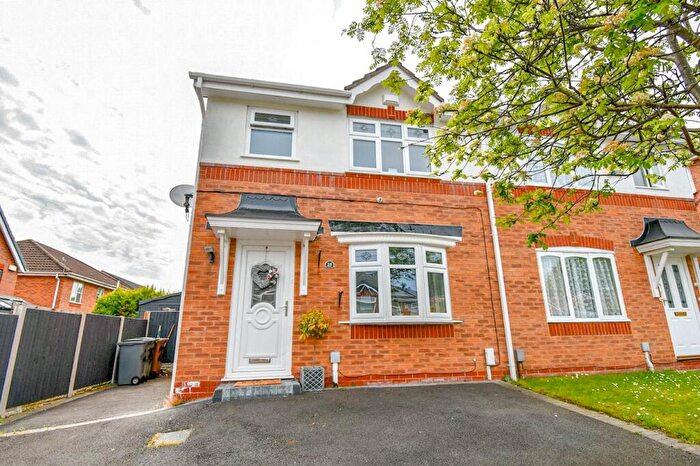 3 Bedroom Semi Detached House For Sale In Wilfred Owen Drive, Claughton, Wirral, CH41
