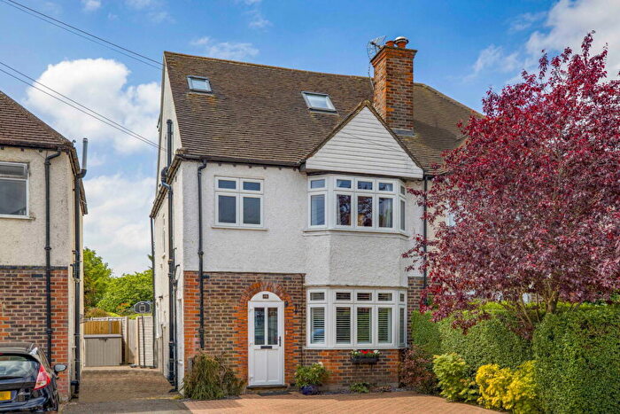 4 Bedroom Semi Detached House For Sale In Grantley Road, Guildford, GU2
