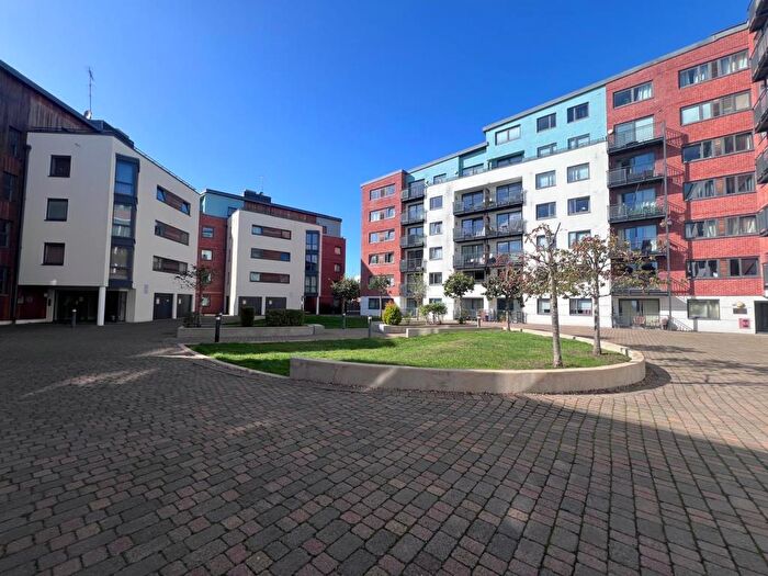 2 Bedroom Flat To Rent In Camberley, Surrey, GU15