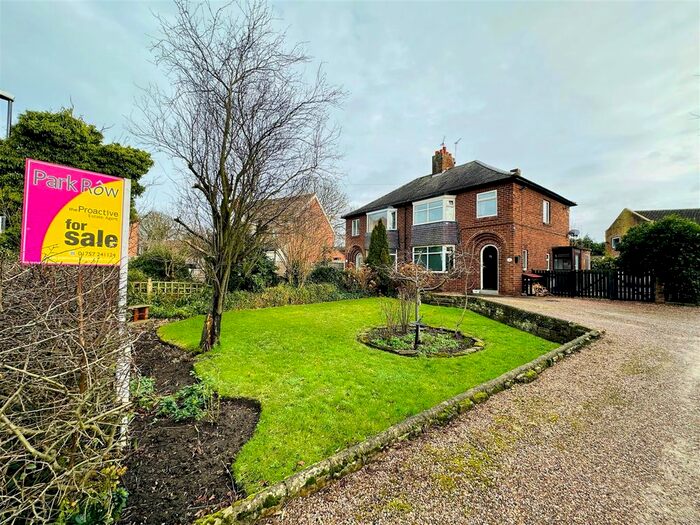 3 Bedroom Semi-Detached House For Sale In Brigg Lane, Camblesforth, Selby, YO8