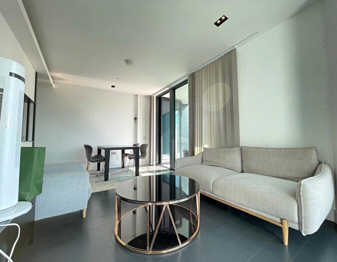 2 Bedroom Apartment To Rent In Amory Tower, Marsh Wall, Tower Hamlets, London, E14