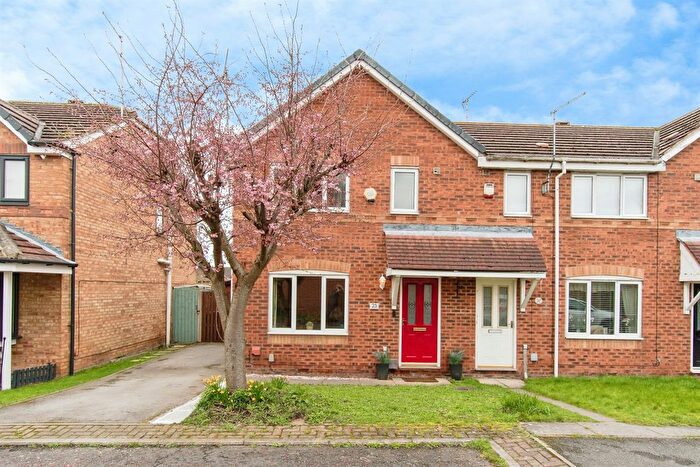 3 Bedroom End Terrace House For Sale In Coleridge Way, Pontefract, WF8