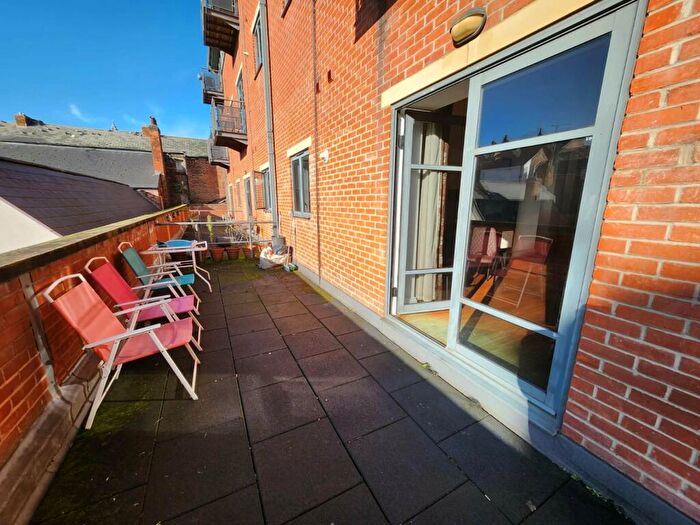2 Bedroom Apartment To Rent In George Street, Nottingham, Nottinghamshire, NG1