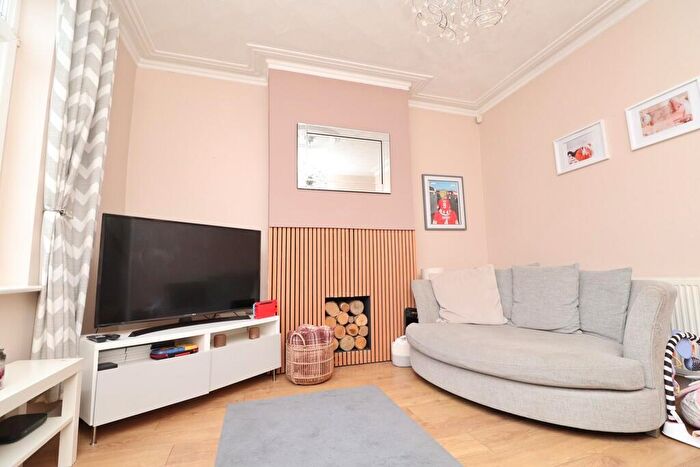 3 Bedroom Terraced House For Sale In Park Road, Wath-upon-dearne, S63