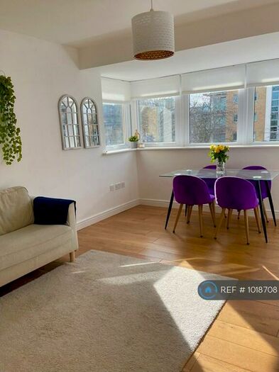 2 Bedroom Flat To Rent In Erebus Drive, London, SE28