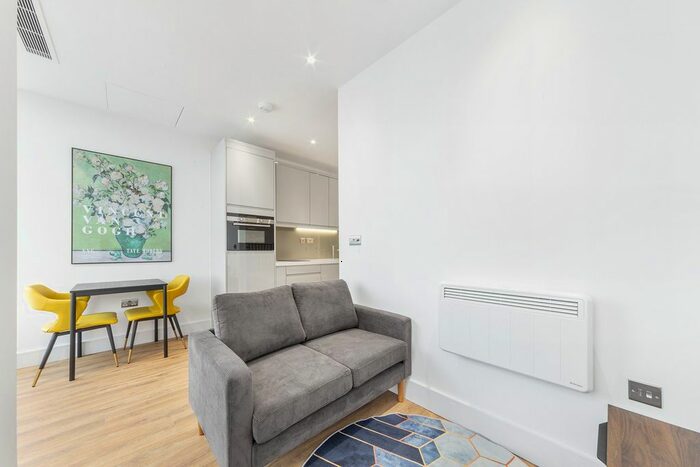 Studio To Rent In Westgate House, West Gate, London W5
