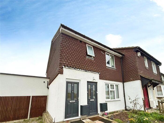 1 Bedroom Maisonette For Sale In Celandine Drive, London, SE28