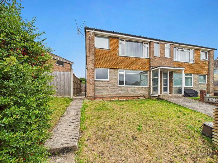 2 Bedroom Flat For Sale In Ravenhead Drive, Bristol, BS14