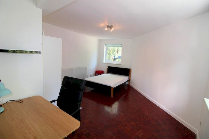 2 Bedroom Flat To Rent In Phoenix Court, Purchese Street, London, NW1