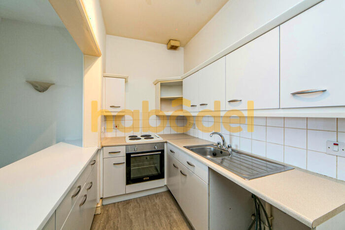 1 Bedroom Flat To Rent In West Parade, Rhyl, LL18