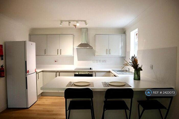 2 Bedroom Flat To Rent In Hadfield Close, Manchester, M14